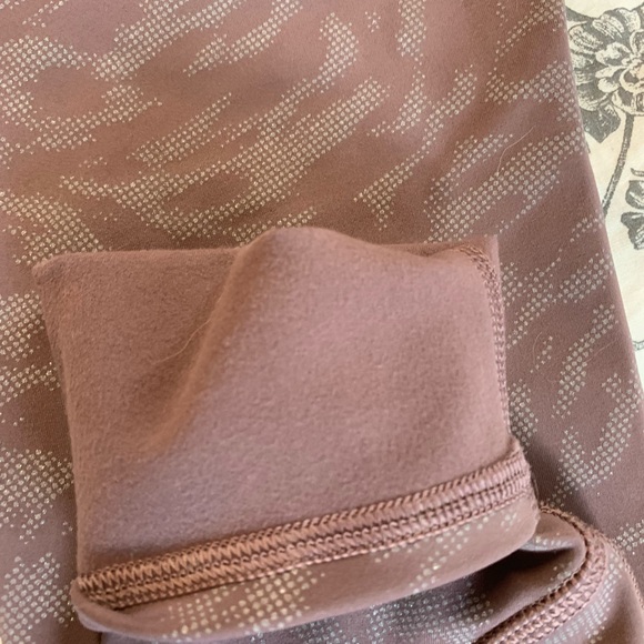 Athleta *Reflective* Rainier Tight NWT - Picture 9 of 9